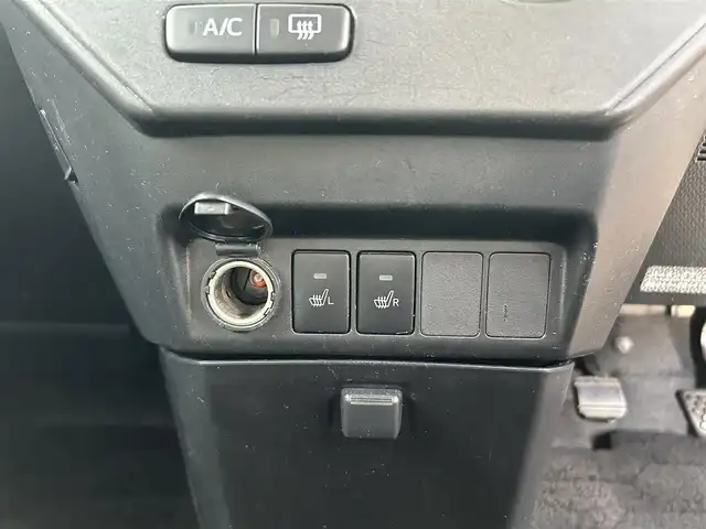 トヨタ タンク 愛知県 2017(平29)年 6.8万km マゼンタベリーマイカM 社外ＳＤナビ　/ＤＴＶ　/ＢＴ　/ＵＳＢ　/Ｂカメラ　/後席フリップダウンモニター　/ＥＴＣ　/左パワースライドドア　/前席シートヒーター　/衝突軽減ブレーキ　/ステアリングスイッチ　/プッシュスタート