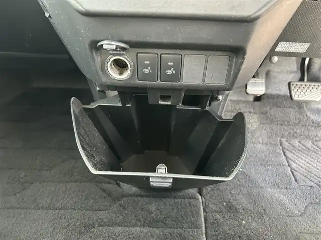 トヨタ タンク 愛知県 2017(平29)年 6.8万km マゼンタベリーマイカM 社外ＳＤナビ　/ＤＴＶ　/ＢＴ　/ＵＳＢ　/Ｂカメラ　/後席フリップダウンモニター　/ＥＴＣ　/左パワースライドドア　/前席シートヒーター　/衝突軽減ブレーキ　/ステアリングスイッチ　/プッシュスタート