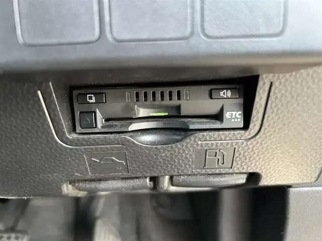 トヨタ タンク 愛知県 2017(平29)年 6.8万km マゼンタベリーマイカM 社外ＳＤナビ　/ＤＴＶ　/ＢＴ　/ＵＳＢ　/Ｂカメラ　/後席フリップダウンモニター　/ＥＴＣ　/左パワースライドドア　/前席シートヒーター　/衝突軽減ブレーキ　/ステアリングスイッチ　/プッシュスタート