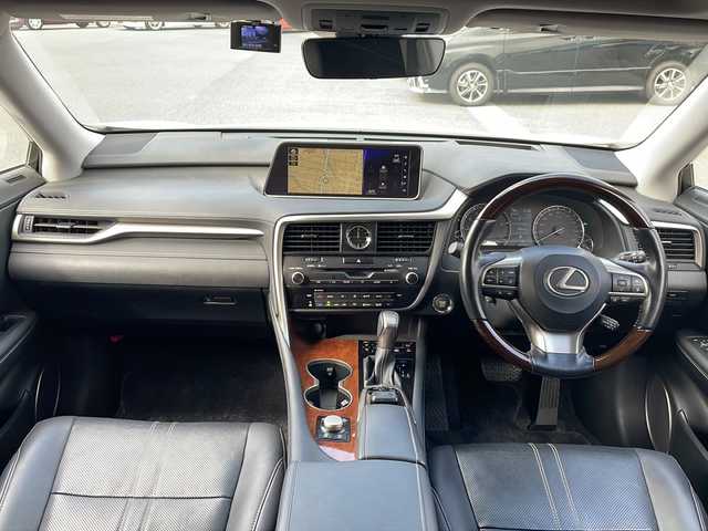 レクサス ＲＸ 300 バージョンL 山口県 2018(平30)年 6.8万km ソニッククォーツ サンルーフ/黒レザーシート/純正ナビ/Bluetooth/フルセグTV/バックカメラ/スマートキー＆プッシュスタート/ヘッドアップディスプレイ/ブラインドスポットモニター/パワーバックドア/ステアリングヒーター/クルーズコントロール/ステアリングスイッチ/前席パワーシート/前席シートヒーター＆ベンチレーション/電動チルト＆テレスコピック/社外前後ドライブレコーダー/LEDヘッドライト/LEDフォグライト/オートライト/オートマチックハイビーム/シーケンシャルウィンカー/純正20インチAW/保証書・取説/スペアキー1個・カードキー1個