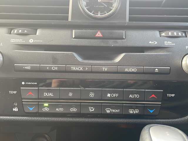 レクサス ＲＸ 300 バージョンL 山口県 2018(平30)年 6.8万km ソニッククォーツ サンルーフ/黒レザーシート/純正ナビ/Bluetooth/フルセグTV/バックカメラ/スマートキー＆プッシュスタート/ヘッドアップディスプレイ/ブラインドスポットモニター/パワーバックドア/ステアリングヒーター/クルーズコントロール/ステアリングスイッチ/前席パワーシート/前席シートヒーター＆ベンチレーション/電動チルト＆テレスコピック/社外前後ドライブレコーダー/LEDヘッドライト/LEDフォグライト/オートライト/オートマチックハイビーム/シーケンシャルウィンカー/純正20インチAW/保証書・取説/スペアキー1個・カードキー1個