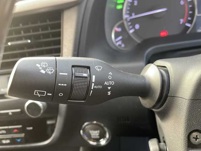 レクサス ＲＸ 300 バージョンL 山口県 2018(平30)年 6.8万km ソニッククォーツ サンルーフ/黒レザーシート/純正ナビ/Bluetooth/フルセグTV/バックカメラ/スマートキー＆プッシュスタート/ヘッドアップディスプレイ/ブラインドスポットモニター/パワーバックドア/ステアリングヒーター/クルーズコントロール/ステアリングスイッチ/前席パワーシート/前席シートヒーター＆ベンチレーション/電動チルト＆テレスコピック/社外前後ドライブレコーダー/LEDヘッドライト/LEDフォグライト/オートライト/オートマチックハイビーム/シーケンシャルウィンカー/純正20インチAW/保証書・取説/スペアキー1個・カードキー1個