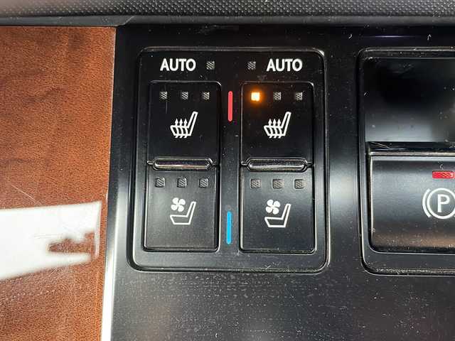 レクサス ＲＸ 300 バージョンL 山口県 2018(平30)年 6.8万km ソニッククォーツ サンルーフ/黒レザーシート/純正ナビ/Bluetooth/フルセグTV/バックカメラ/スマートキー＆プッシュスタート/ヘッドアップディスプレイ/ブラインドスポットモニター/パワーバックドア/ステアリングヒーター/クルーズコントロール/ステアリングスイッチ/前席パワーシート/前席シートヒーター＆ベンチレーション/電動チルト＆テレスコピック/社外前後ドライブレコーダー/LEDヘッドライト/LEDフォグライト/オートライト/オートマチックハイビーム/シーケンシャルウィンカー/純正20インチAW/保証書・取説/スペアキー1個・カードキー1個