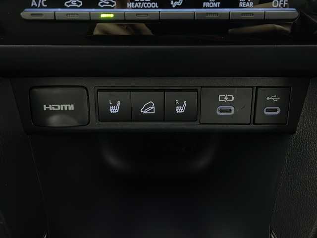 トヨタ ヤリスクロス ハイブリッド Z 秋田県 2024(令6)年 0.9万km ブラックマイカ ４WD/純正メモリーナビ/Bluetooth/バックカメラ/ETC2.0/前席シートヒーター/運転席パワーシート/前後コーナーセンサー/前後ドライブレコーダー/純正AW/ヒルディセントコントロール/ステアリングヒーター/衝突被害軽減システム/オートマチックハイビーム/自動パーキングブレーキ/LEDヘッドライト/スマートキー/スペアキー