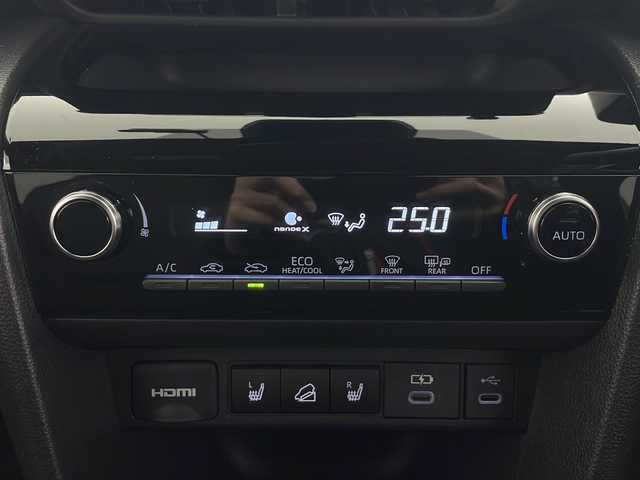 トヨタ ヤリスクロス ハイブリッド Z 秋田県 2024(令6)年 0.9万km ブラックマイカ ４WD/純正メモリーナビ/Bluetooth/バックカメラ/ETC2.0/前席シートヒーター/運転席パワーシート/前後コーナーセンサー/前後ドライブレコーダー/純正AW/ヒルディセントコントロール/ステアリングヒーター/衝突被害軽減システム/オートマチックハイビーム/自動パーキングブレーキ/LEDヘッドライト/スマートキー/スペアキー