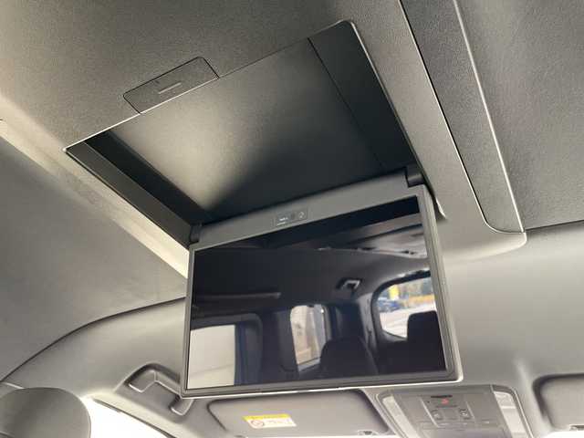 トヨタ アルファードハイブリット X 愛知県 2025(令7)年 0.5万km プラチナホワイトパールマイカ 純正9型ディスプレイオーディオ　ナビ機能なし/フリップダウンモニター/全方位カメラ/三眼LEDヘッドライト/両側パワースライドドア/レーダークルーズコントロール/バックカメラ/コーナーセンサー/純正アルミホイール/ETC2.0/ブラインドスポットモニター/リアオートエアコン/オートマチックハイビーム/衝突軽減システム/フルセグ/Bluetooth/ステアリングスイッチ/スマートキー/プッシュスタート