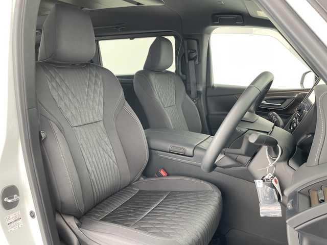 トヨタ アルファードハイブリット X 愛知県 2025(令7)年 0.5万km プラチナホワイトパールマイカ 純正9型ディスプレイオーディオ　ナビ機能なし/フリップダウンモニター/全方位カメラ/三眼LEDヘッドライト/両側パワースライドドア/レーダークルーズコントロール/バックカメラ/コーナーセンサー/純正アルミホイール/ETC2.0/ブラインドスポットモニター/リアオートエアコン/オートマチックハイビーム/衝突軽減システム/フルセグ/Bluetooth/ステアリングスイッチ/スマートキー/プッシュスタート