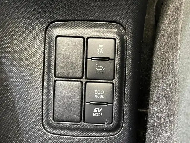 トヨタ アクア S スタイルブラック 岩手県 2018(平30)年 9.7万km ホワイトパールクリスタルシャイン トヨタセーフティセンスC/プリクラッシュセーフティ/レーンディパーチャーアラート/オートマチックハイビーム/先行車発進告知機能/横滑り防止装置/クリアランスソナー/パーキングサポートブレーキ/オートエアコン/オートライト/純正ナビ/バックカメラ/ETC/ドライブレコーダー/ステアリングスイッチ/ヘッドライトレベライザー/純正フロアマット/15インチスチールホイール/純正ホイールキャップ