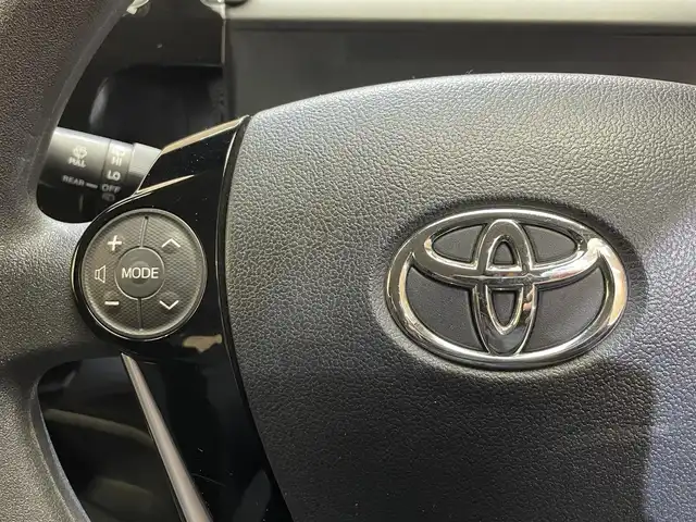 トヨタ アクア S スタイルブラック 岩手県 2018(平30)年 9.7万km ホワイトパールクリスタルシャイン トヨタセーフティセンスC/プリクラッシュセーフティ/レーンディパーチャーアラート/オートマチックハイビーム/先行車発進告知機能/横滑り防止装置/クリアランスソナー/パーキングサポートブレーキ/オートエアコン/オートライト/純正ナビ/バックカメラ/ETC/ドライブレコーダー/ステアリングスイッチ/ヘッドライトレベライザー/純正フロアマット/15インチスチールホイール/純正ホイールキャップ