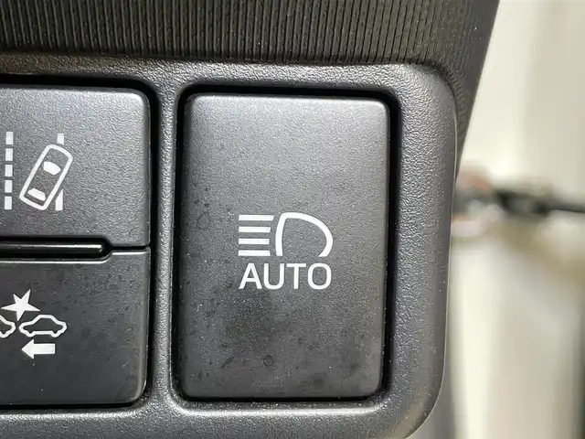 トヨタ アクア S スタイルブラック 岩手県 2018(平30)年 9.7万km ホワイトパールクリスタルシャイン トヨタセーフティセンスC/プリクラッシュセーフティ/レーンディパーチャーアラート/オートマチックハイビーム/先行車発進告知機能/横滑り防止装置/クリアランスソナー/パーキングサポートブレーキ/オートエアコン/オートライト/純正ナビ/バックカメラ/ETC/ドライブレコーダー/ステアリングスイッチ/ヘッドライトレベライザー/純正フロアマット/15インチスチールホイール/純正ホイールキャップ