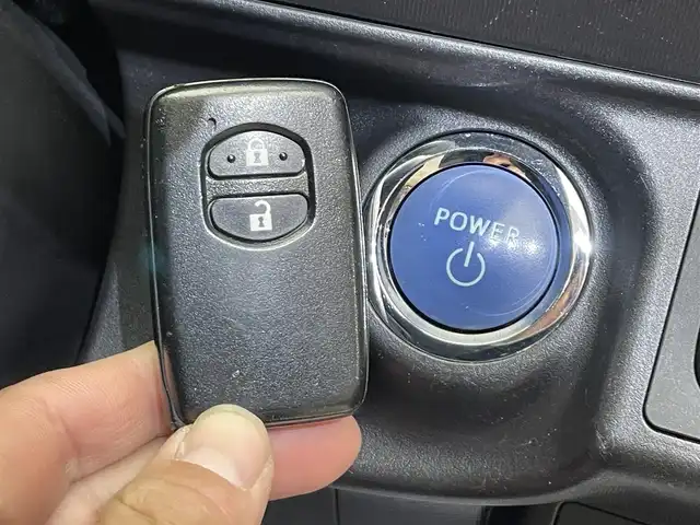 トヨタ アクア S スタイルブラック 岩手県 2018(平30)年 9.7万km ホワイトパールクリスタルシャイン トヨタセーフティセンスC/プリクラッシュセーフティ/レーンディパーチャーアラート/オートマチックハイビーム/先行車発進告知機能/横滑り防止装置/クリアランスソナー/パーキングサポートブレーキ/オートエアコン/オートライト/純正ナビ/バックカメラ/ETC/ドライブレコーダー/ステアリングスイッチ/ヘッドライトレベライザー/純正フロアマット/15インチスチールホイール/純正ホイールキャップ