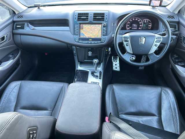 トヨタ クラウン アスリート アスリート 茨城県 2010(平22)年 13.8万km ホワイトパールクリスタルシャイン 純正ナビ　/-TV/AM/FM/AUX/衝突軽減システム　/ＴＲＤエアロ　/バックカメラ/レザーシート　/クルーズコントロール　/D席N席パワーシート　/D席N席シートヒーター　/D席N席エアシート　/ドライブレコーダー　/電動チルト　　/ＥＴＣ　/プッシュスタート