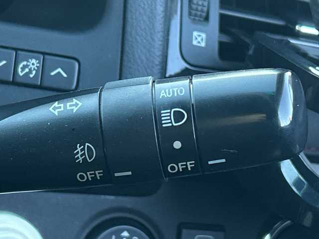 トヨタ クラウン アスリート アスリート 茨城県 2010(平22)年 13.8万km ホワイトパールクリスタルシャイン 純正ナビ　/-TV/AM/FM/AUX/衝突軽減システム　/ＴＲＤエアロ　/バックカメラ/レザーシート　/クルーズコントロール　/D席N席パワーシート　/D席N席シートヒーター　/D席N席エアシート　/ドライブレコーダー　/電動チルト　　/ＥＴＣ　/プッシュスタート