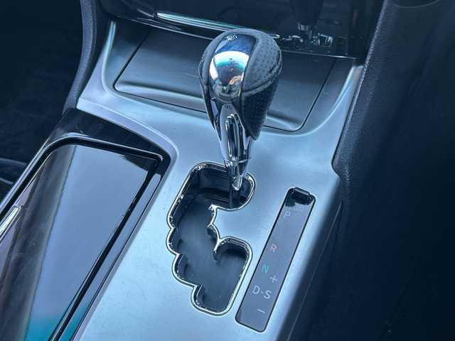 トヨタ クラウン アスリート アスリート 茨城県 2010(平22)年 13.8万km ホワイトパールクリスタルシャイン 純正ナビ　/-TV/AM/FM/AUX/衝突軽減システム　/ＴＲＤエアロ　/バックカメラ/レザーシート　/クルーズコントロール　/D席N席パワーシート　/D席N席シートヒーター　/D席N席エアシート　/ドライブレコーダー　/電動チルト　　/ＥＴＣ　/プッシュスタート