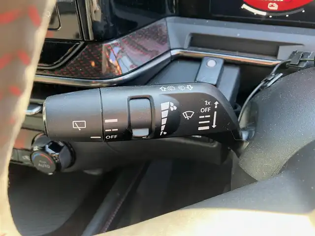 日産 オーラ ニスモ 福岡県 2022(令4)年 1.7万km ピュアホワイトパール エンジンスタートボタン/スマートキー/パワーステアリング/パワーウィンドウ/クルーズコントロール/オートエアコン/ETC/USB入力端子/全方位カメラ/純正SDナビ（CD.DVD.BT.フルセグ）/ドライブレコーダー/純正フロアマット/純正アルミホイール/ABS/横滑り防止装置/コーナーセンサー/オートライト/オートマチックハイビーム/レーンキープアシスト/W+サイドエアバック