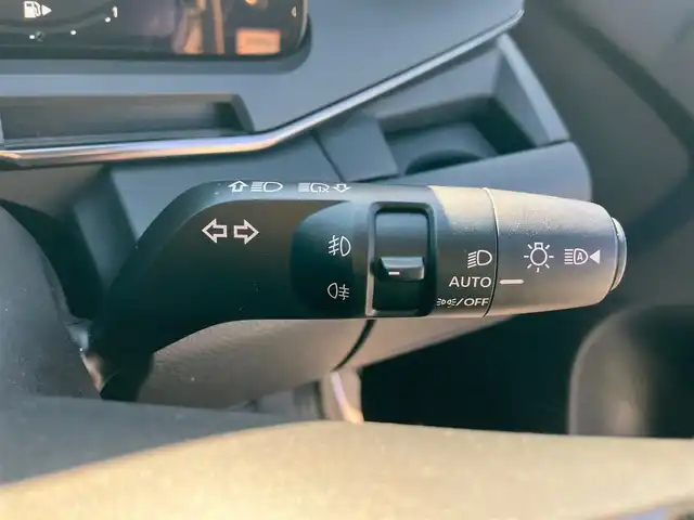 日産 オーラ ニスモ 福岡県 2022(令4)年 1.7万km ピュアホワイトパール エンジンスタートボタン/スマートキー/パワーステアリング/パワーウィンドウ/クルーズコントロール/オートエアコン/ETC/USB入力端子/全方位カメラ/純正SDナビ（CD.DVD.BT.フルセグ）/ドライブレコーダー/純正フロアマット/純正アルミホイール/ABS/横滑り防止装置/コーナーセンサー/オートライト/オートマチックハイビーム/レーンキープアシスト/W+サイドエアバック
