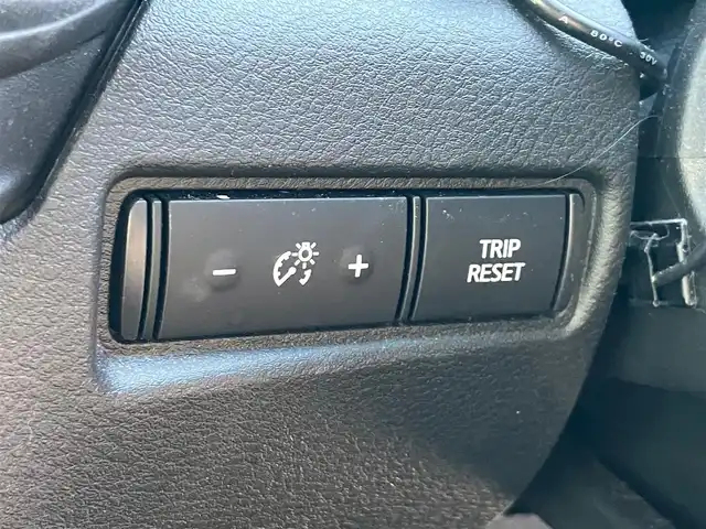 日産 オーラ ニスモ 福岡県 2022(令4)年 1.7万km ピュアホワイトパール エンジンスタートボタン/スマートキー/パワーステアリング/パワーウィンドウ/クルーズコントロール/オートエアコン/ETC/USB入力端子/全方位カメラ/純正SDナビ（CD.DVD.BT.フルセグ）/ドライブレコーダー/純正フロアマット/純正アルミホイール/ABS/横滑り防止装置/コーナーセンサー/オートライト/オートマチックハイビーム/レーンキープアシスト/W+サイドエアバック
