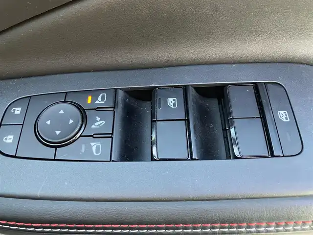 日産 オーラ ニスモ 福岡県 2022(令4)年 1.7万km ピュアホワイトパール エンジンスタートボタン/スマートキー/パワーステアリング/パワーウィンドウ/クルーズコントロール/オートエアコン/ETC/USB入力端子/全方位カメラ/純正SDナビ（CD.DVD.BT.フルセグ）/ドライブレコーダー/純正フロアマット/純正アルミホイール/ABS/横滑り防止装置/コーナーセンサー/オートライト/オートマチックハイビーム/レーンキープアシスト/W+サイドエアバック