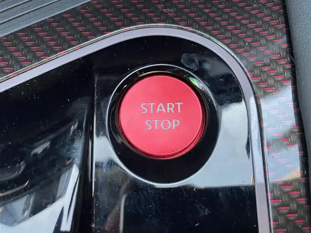 日産 オーラ ニスモ 福岡県 2022(令4)年 1.7万km ピュアホワイトパール エンジンスタートボタン/スマートキー/パワーステアリング/パワーウィンドウ/クルーズコントロール/オートエアコン/ETC/USB入力端子/全方位カメラ/純正SDナビ（CD.DVD.BT.フルセグ）/ドライブレコーダー/純正フロアマット/純正アルミホイール/ABS/横滑り防止装置/コーナーセンサー/オートライト/オートマチックハイビーム/レーンキープアシスト/W+サイドエアバック