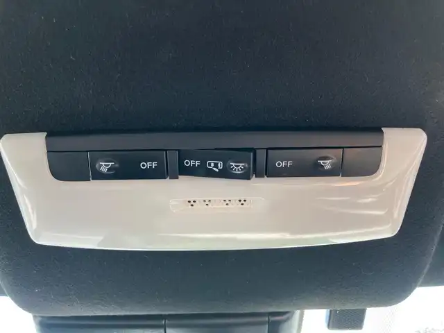 日産 オーラ ニスモ 福岡県 2022(令4)年 1.7万km ピュアホワイトパール エンジンスタートボタン/スマートキー/パワーステアリング/パワーウィンドウ/クルーズコントロール/オートエアコン/ETC/USB入力端子/全方位カメラ/純正SDナビ（CD.DVD.BT.フルセグ）/ドライブレコーダー/純正フロアマット/純正アルミホイール/ABS/横滑り防止装置/コーナーセンサー/オートライト/オートマチックハイビーム/レーンキープアシスト/W+サイドエアバック