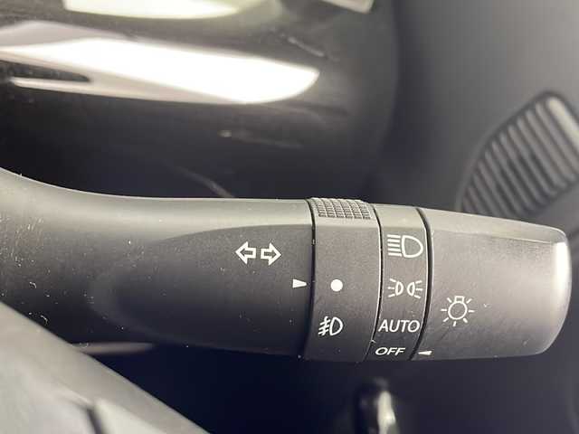 スズキ スペーシア カスタム HYBRID XS 沖縄県 2018(平30)年 4.6万km ピュアホワイトパール/ブラック2トーン スズキセーフティサポート　/純正８型ナビ　/　（ＡＭ／ＦＭ／ＣＤ／ＤＶＤ/BT)/フルセグＴＶ　/全周囲カメラ　/両側パワスラ　/ヘッドアップディスプレイ　/純正１５インチＡＷ　/ドラレコ　/ハーフレザーシート/シートヒーター/純正フロアマット/LEDヘッドライト/オートライト/ETC