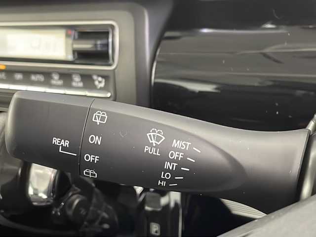 スズキ スペーシア カスタム HYBRID XS 沖縄県 2018(平30)年 4.6万km ピュアホワイトパール/ブラック2トーン スズキセーフティサポート　/純正８型ナビ　/　（ＡＭ／ＦＭ／ＣＤ／ＤＶＤ/BT)/フルセグＴＶ　/全周囲カメラ　/両側パワスラ　/ヘッドアップディスプレイ　/純正１５インチＡＷ　/ドラレコ　/ハーフレザーシート/シートヒーター/純正フロアマット/LEDヘッドライト/オートライト/ETC