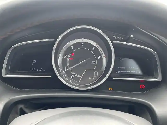 マツダ アクセラ スポーツ XD 熊本県 2015(平27)年 14万km ソウルレッドプレミアムメタリック ワンオーナー/サンルーフ/純正HDDナビ/【フルセグTV/CD/DVD/Bluetooth】/バックカメラ/衝突被害軽減システム/レーダークルーズコントロール/レーンキープアシスト/コーナーセンサー/ハーフレザーシート/パワーシート(D席)/前席シートヒーター/純正18インチアルミホイール/オートLEDライト/オートマチックハイビーム/ETC/ドライブレコーダー/アイドリングストップ/横滑り防止装置/盗難防止装置/純正フロアマット/ダブル＋サイドエアバック/プッシュスタート/スマートキー/取扱説明書/保証書