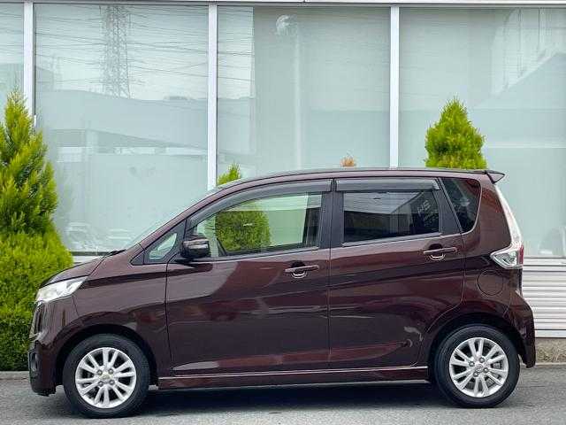 日産 デイズ ハイウェイスターX 岩手県 2015(平27)年 12.4万km モカブラウンP 4WD /運転席シートヒーター　/オートエアコン/ＨＩＤヘッドライト　/純正ＳＤナビ　ＣＤ／ＤＶＤ／Ｂｌｕｅｔｏｏｔｈ／フルセグＴＶ　/アラウンドビューカメラ　/バックカメラ　/純正フロアマット　/アイドリングストップ/純正ＡＷ　/ＡＢＳ　/横滑り防止措置