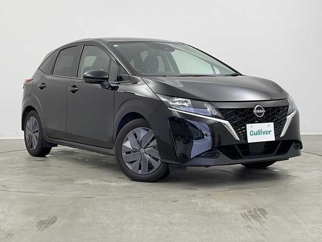 日産 ノート X FOUR 新潟県 2023(令5)年 3.4万km スーパーブラック 4WD/純正9インチナビ/・AM/FM/Bluetooth/ワンセグ/AppleCarPlay/バックモニター/アラウンドビューモニター/プロパイロット/レーンキープアシスト/アダプティブクルーズコントロ―ル/衝突被害軽減システム/ETC2.0/デジタルインナーミラー/ワイヤレス充電/ブラインドスポットモニター/ハンドルヒーター/純正フロアマット/シートヒーター/純正LEDヘッドライト/オートライト/オートマチックハイビーム/純正16インチAW夏タイヤ/ABS/横滑り防止機能/前後コーナーセンサー/盗難防止装置/取扱説明書