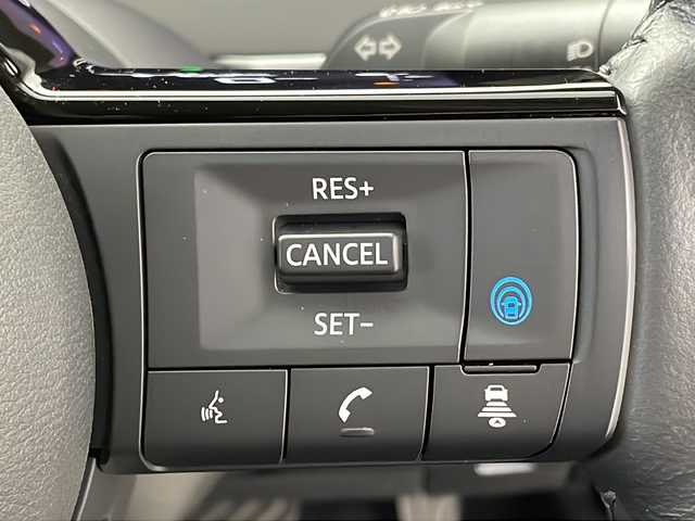 日産 ノート X FOUR 新潟県 2023(令5)年 3.4万km スーパーブラック 4WD/純正9インチナビ/・AM/FM/Bluetooth/ワンセグ/AppleCarPlay/バックモニター/アラウンドビューモニター/プロパイロット/レーンキープアシスト/アダプティブクルーズコントロ―ル/衝突被害軽減システム/ETC2.0/デジタルインナーミラー/ワイヤレス充電/ブラインドスポットモニター/ハンドルヒーター/純正フロアマット/シートヒーター/純正LEDヘッドライト/オートライト/オートマチックハイビーム/純正16インチAW夏タイヤ/ABS/横滑り防止機能/前後コーナーセンサー/盗難防止装置/取扱説明書