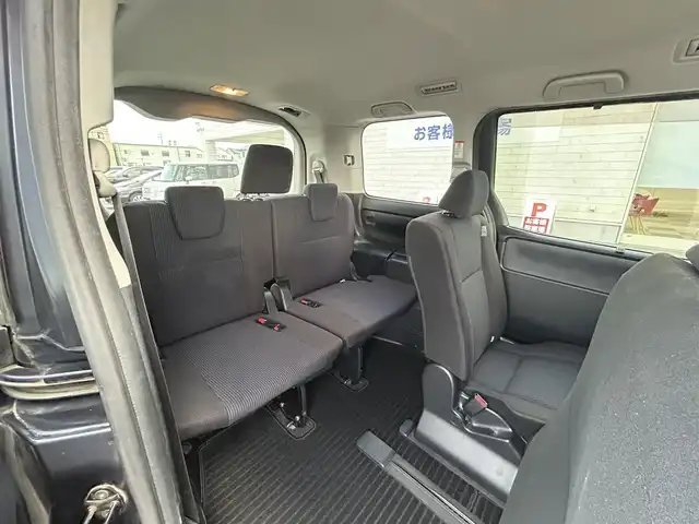 トヨタ ヴォクシー X 群馬県 2015(平27)年 11.6万km ダークバイオレットマイカメタリック (株)IDOMが運営する【じしゃロン伊勢崎店】の自社ローン専用車両になりますこちらは現金またはオートローンご利用時の価格です。自社ローンご希望の方は別途その旨お申付け下さい/両側パワースライドドア/ドアバイザー/イージークローザー/アイドリングストップ