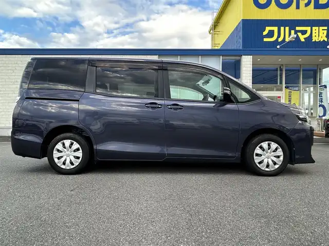トヨタ ヴォクシー X 群馬県 2015(平27)年 11.6万km ダークバイオレットマイカメタリック (株)IDOMが運営する【じしゃロン伊勢崎店】の自社ローン専用車両になりますこちらは現金またはオートローンご利用時の価格です。自社ローンご希望の方は別途その旨お申付け下さい/両側パワースライドドア/ドアバイザー/イージークローザー/アイドリングストップ