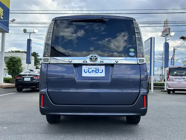 トヨタ ヴォクシー X 群馬県 2015(平27)年 11.6万km ダークバイオレットマイカメタリック (株)IDOMが運営する【じしゃロン伊勢崎店】の自社ローン専用車両になりますこちらは現金またはオートローンご利用時の価格です。自社ローンご希望の方は別途その旨お申付け下さい/両側パワースライドドア/ドアバイザー/イージークローザー/アイドリングストップ