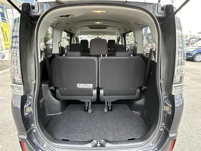 トヨタ ヴォクシー X 群馬県 2015(平27)年 11.6万km ダークバイオレットマイカメタリック (株)IDOMが運営する【じしゃロン伊勢崎店】の自社ローン専用車両になりますこちらは現金またはオートローンご利用時の価格です。自社ローンご希望の方は別途その旨お申付け下さい/両側パワースライドドア/ドアバイザー/イージークローザー/アイドリングストップ