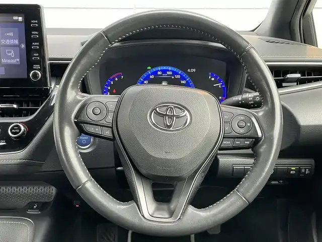トヨタ カローラツーリング ハイブリッド ダブルバイビー 千葉県 2019(令1)年 3.1万km ホワイトパールクリスタルシャイン 9インチ純正ナビ/バックカメラ/クルーズコントロール/ＥＴＣ/ＵＳＢソケット/前席シートヒーター/オートライト/オートハイビーム/コーナーセンサー/衝突被害軽減ブレーキ/レーンキープアシスト/ステアリングヒーター/ＢＳＭ