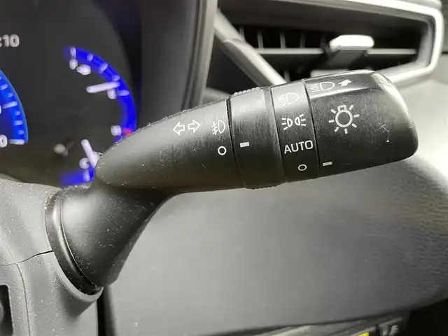 トヨタ カローラツーリング ハイブリッド ダブルバイビー 千葉県 2019(令1)年 3.1万km ホワイトパールクリスタルシャイン 9インチ純正ナビ/バックカメラ/クルーズコントロール/ＥＴＣ/ＵＳＢソケット/前席シートヒーター/オートライト/オートハイビーム/コーナーセンサー/衝突被害軽減ブレーキ/レーンキープアシスト/ステアリングヒーター/ＢＳＭ