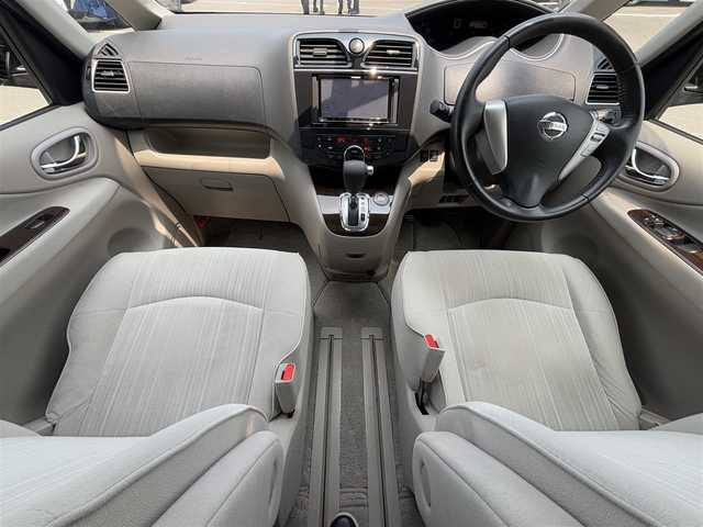 日産 セレナ 20G 徳島県 2011(平23)年 8.6万km スーパーブラック 社外7型ナビ　AVIC-MRZ99/　AM/FM/BT/フルセグ/DISC/両側電動スライドドア/ETC/バックカメラ/クルーズコントロール/スペアキー/スマートキー/プッシュスタート/アイドリングストップ/純正フロアマット/ドアバイザー/オートライト/フォグライト/純正15インチアルミホイール/ECO MODE/取扱説明書/新車時保証書