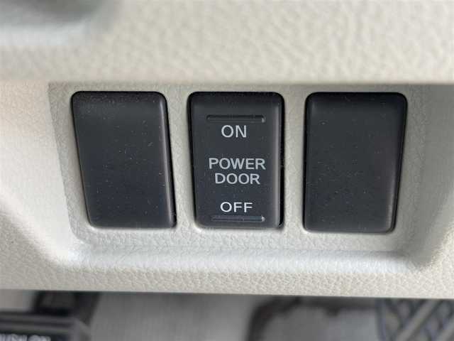 日産 セレナ 20G 徳島県 2011(平23)年 8.6万km スーパーブラック 社外7型ナビ　AVIC-MRZ99/　AM/FM/BT/フルセグ/DISC/両側電動スライドドア/ETC/バックカメラ/クルーズコントロール/スペアキー/スマートキー/プッシュスタート/アイドリングストップ/純正フロアマット/ドアバイザー/オートライト/フォグライト/純正15インチアルミホイール/ECO MODE/取扱説明書/新車時保証書