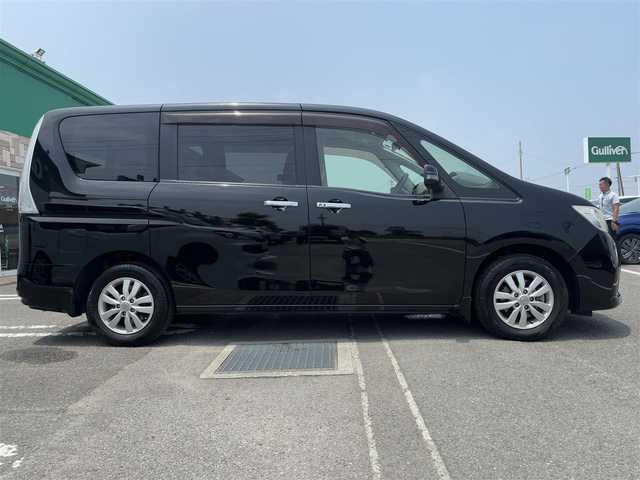 日産 セレナ 20G 徳島県 2011(平23)年 8.6万km スーパーブラック 社外7型ナビ　AVIC-MRZ99/　AM/FM/BT/フルセグ/DISC/両側電動スライドドア/ETC/バックカメラ/クルーズコントロール/スペアキー/スマートキー/プッシュスタート/アイドリングストップ/純正フロアマット/ドアバイザー/オートライト/フォグライト/純正15インチアルミホイール/ECO MODE/取扱説明書/新車時保証書