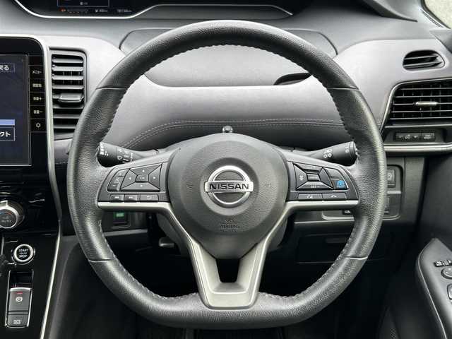 日産 セレナ ハイウェイスター V 愛媛県 2021(令3)年 1.9万km ブリリアントホワイトパール 純正１０型大画面ナビ/フルセグＴＶ Bluetooth DVD/プロパイロット/両側パワースライドドア/前後コーナーセンサ/ブラインドスポット/バックカメラ/ドライブレコーダー/エマージェンシーブレーキ/追従クルーズコントロール/LEDヘッドライト