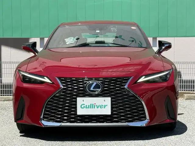 レクサス ＩＳ 300h 千葉県 2023(令5)年 1.6万km レッドマイカクリスタルシャイン レクサスセーフティ/純正ナビ/フルセグ/パノラミックビューモニター/三眼フルLEDヘッドランプ/革巻きステアリング/前後ドライブレコーダー/レーダークルーズコントロール/BSM/レーンキープアシスト/合皮シート/パワーシート/シートヒーター/パドルシフト/オートライト/オートハイビーム