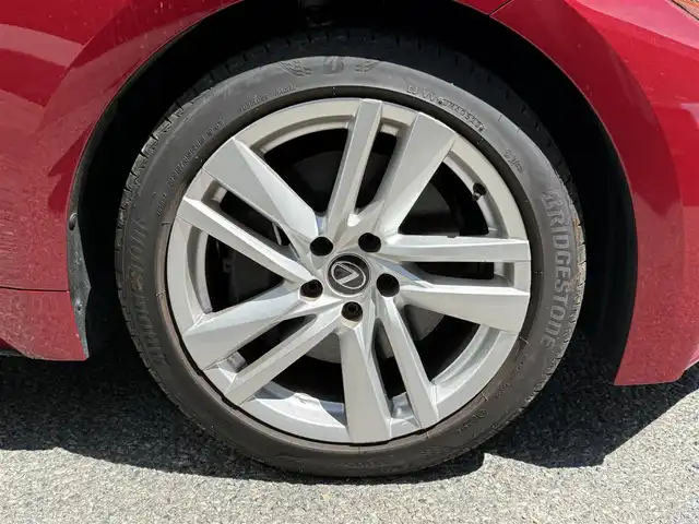 レクサス ＩＳ 300h 千葉県 2023(令5)年 1.6万km レッドマイカクリスタルシャイン レクサスセーフティ/純正ナビ/フルセグ/パノラミックビューモニター/三眼フルLEDヘッドランプ/革巻きステアリング/前後ドライブレコーダー/レーダークルーズコントロール/BSM/レーンキープアシスト/合皮シート/パワーシート/シートヒーター/パドルシフト/オートライト/オートハイビーム