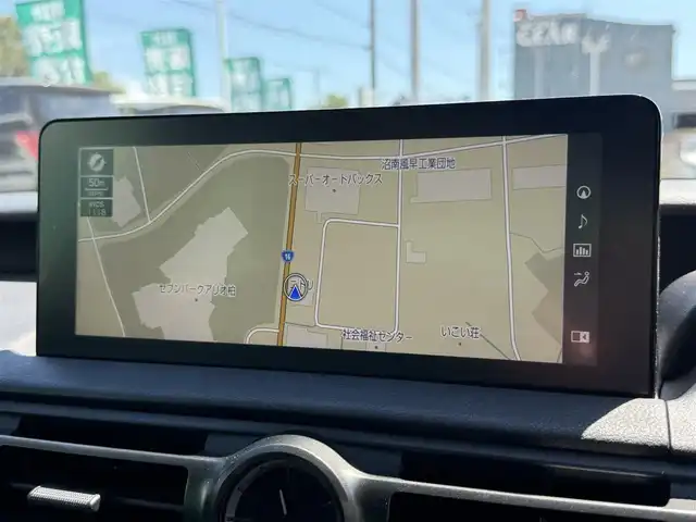 レクサス ＩＳ 300h 千葉県 2023(令5)年 1.6万km レッドマイカクリスタルシャイン レクサスセーフティ/純正ナビ/フルセグ/パノラミックビューモニター/三眼フルLEDヘッドランプ/革巻きステアリング/前後ドライブレコーダー/レーダークルーズコントロール/BSM/レーンキープアシスト/合皮シート/パワーシート/シートヒーター/パドルシフト/オートライト/オートハイビーム