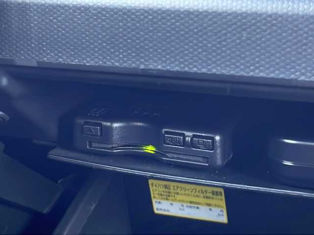 ダイハツ タフト G 山口県 2021(令3)年 3.2万km ブラックマイカメタリック 純正SDナビ/・DVD再生機能有/・ワンセグTV/・バックカメラ/・Bluetooth接続/ETC/ドライブレコーダー/スマートアシスト/・衝突回避支援ブレーキ機能/・ブレーキ制御付誤発進抑制機能/・車線逸脱警報機能/・ふらつき警報/・先行車発進お知らせ機能/・標識認識機能/・アダプティブクルーズコントロール/・レーンキープコントロール/・アイドリングストップ/USB入力端子/シートヒーター/純正フロアマット/パノラマルーフ/スマートキー/プッシュスタート/スペアキー1本/純正LEDライト/純正15インチアルミホイール/保証書