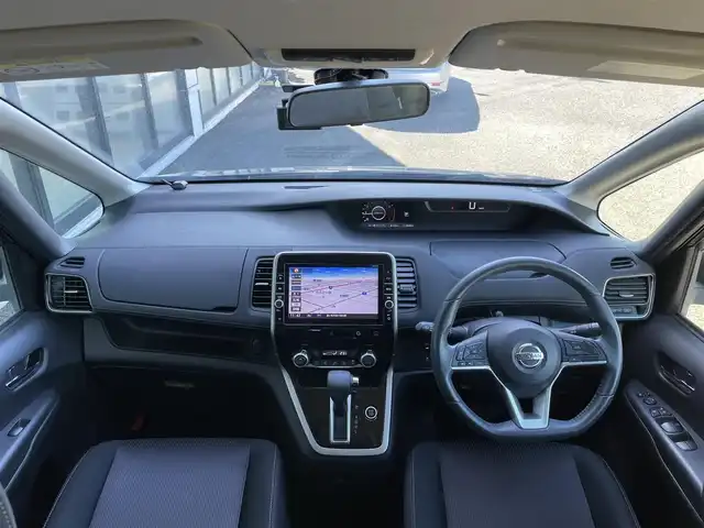 日産 セレナ ハイウェイスター 道央・札幌 2016(平28)年 11.2万km ダイヤモンドブラック ４WD/純正ディーラーOPナビ/CD/DVD/BD/BT/フルセグ/純正フリップダウンモニター/エマージェンシーブレーキ/横滑り防止装置/クルーズコントロール/レーンキープアシスト/クリアランスソナー/パーキングアシスト/アラウンドビューモニター/ビルトインETC/ドライブレコーダー/アイドリングストップ/ECOMODE/両側パワースライドドア/前席シートヒーター/革巻きステアリング/ステアリングリモコン/プッシュスタート/スマートキー/LEDヘッドライト/オートライト/フォグランプ/電動格納ミラー/ウィンカーミラー/純正フロアマット/ドアバイザー