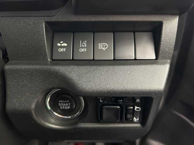 スズキ ジムニー XC 宮城県 2020(令2)年 2.4万km ミディアムグレー 4WD/4WD切り替えスイッチ/JAOS40mmアップキット（純正あり）/スイスポ用リアフォブスイッチ（純正あり）/CLLINK背面ボックス/純正ナビ/FM/AM/i Pod/USB/BT/CD/DVD/フルセグTV/バックカメラ/ステアリングスイッチ/前席シートヒーター/社外デジタルインナーミラー/純正アルミ冬タイヤ16インチ/積み込み社外アルミ夏タイヤ/クルーズコントロール/横滑り防止装置/衝突被害軽減システム/ダウンヒルアシストコントロール/レーンキープアシスト/盗難防止装置/社外フロアマット/ウィンカードアミラー/電動格納ミラー/社外前後ドライブレコーダー/LEDライト/ETC/プッシュスタート/保証書・記録簿・取扱説明書