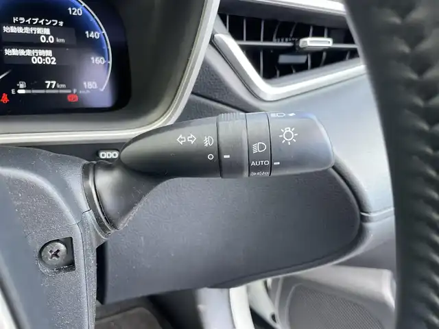 トヨタ カローラ クロス ハイブリッド Z 茨城県 2024(令6)年 1.6万km プラチナホワイトパールマイカ ワンオーナー/純正ディスプレイオーディオ/フルセグTV/Bluetooth/Mira cast/ドライブレコーダー/バックカメラ/シートヒーター/パワーシート/ETC2.0/トヨタセーフティセンス/レーダークルーズコントロール/ブラインドスポットモニター/オートマチックハイビーム/レーンキープアシスト/ステアリングスイッチ/横滑り防止装置/パワーリヤゲート/置くだけ充電/ハーフレザー/スペアキー1/新車時保証書/取扱説明書