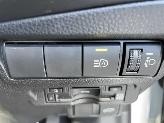 トヨタ カローラ クロス ハイブリッド Z 茨城県 2024(令6)年 1.6万km プラチナホワイトパールマイカ ワンオーナー/純正ディスプレイオーディオ/フルセグTV/Bluetooth/Mira cast/ドライブレコーダー/バックカメラ/シートヒーター/パワーシート/ETC2.0/トヨタセーフティセンス/レーダークルーズコントロール/ブラインドスポットモニター/オートマチックハイビーム/レーンキープアシスト/ステアリングスイッチ/横滑り防止装置/パワーリヤゲート/置くだけ充電/ハーフレザー/スペアキー1/新車時保証書/取扱説明書