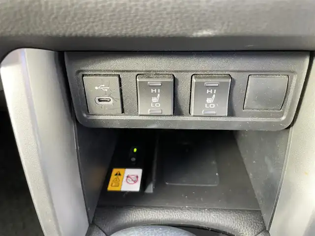 トヨタ カローラ クロス ハイブリッド Z 茨城県 2024(令6)年 1.6万km プラチナホワイトパールマイカ ワンオーナー/純正ディスプレイオーディオ/フルセグTV/Bluetooth/Mira cast/ドライブレコーダー/バックカメラ/シートヒーター/パワーシート/ETC2.0/トヨタセーフティセンス/レーダークルーズコントロール/ブラインドスポットモニター/オートマチックハイビーム/レーンキープアシスト/ステアリングスイッチ/横滑り防止装置/パワーリヤゲート/置くだけ充電/ハーフレザー/スペアキー1/新車時保証書/取扱説明書