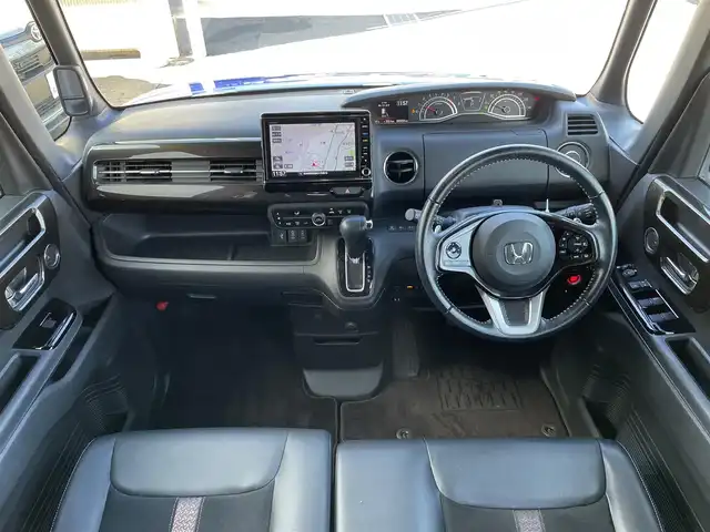 ホンダ Ｎ ＢＯＸ カスタム G L ターボ ホンダセンシング 東京都 2017(平29)年 4.4万km ブリリアントスポーティブルーメタリック2トーン 純正８型メモリナビ＆フルセグ　/・BluetoothAudio/USB/・CD/SD/DVD/FM/AM/純正ＬＥＤヘッドライト　/ホンダセンシング　/●衝突軽減ブレーキ〈CMBS〉/・誤発進抑制機能後方誤発進抑制機能/・歩行者事故低減ステアリング/・路外逸脱抑制機能/・ACC〈アダプティブ・クルーズ・コントロール〉/・LKAS〈車線維持支援システム〉/・オートハイビーム/・先行車発進お知らせ機能/・標識認識機能/両側パワースライドドア　/シーケンシャルターンシグナルランプ/Hondaスマートキーシステム/ロールサンシェイド/プッシュエンジンスタート/保証書＆取説